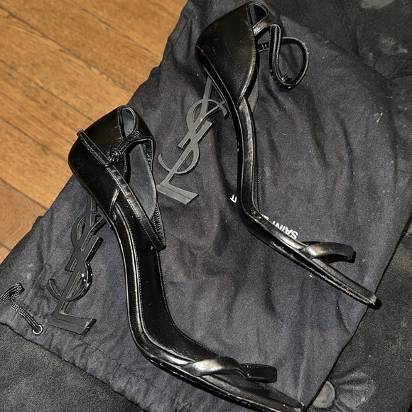 Size 38/8 women’s talk heels - Picture 3 of 3